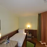 Szálloda Rheinhotel Larus Kaltenengers