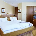 Rheinhotel Larus Hotel 4*