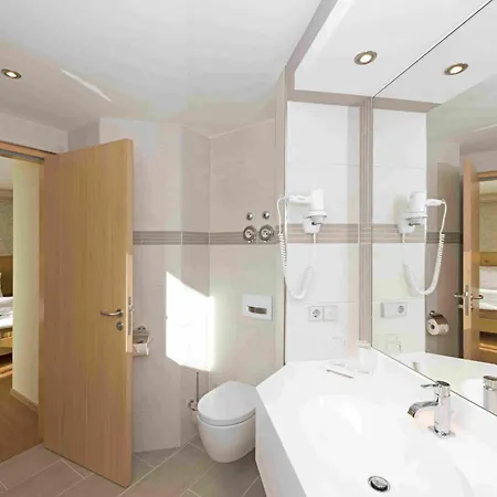 Rheinhotel Larus Hotell
