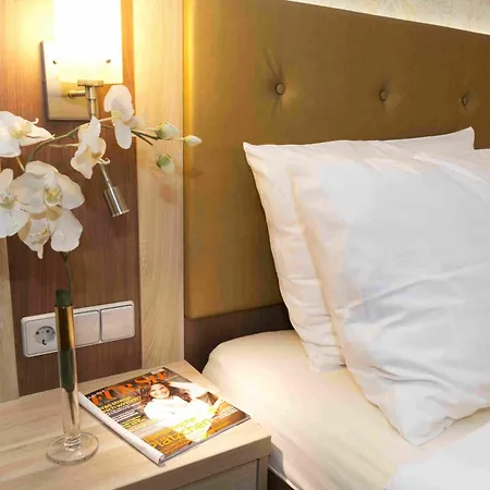 Rheinhotel Larus Hotell 4*