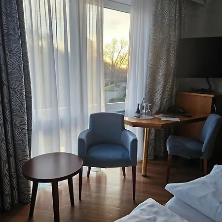 Rheinhotel Larus Hotell 4*