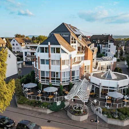 Hotel Rheinhotel Larus 4*