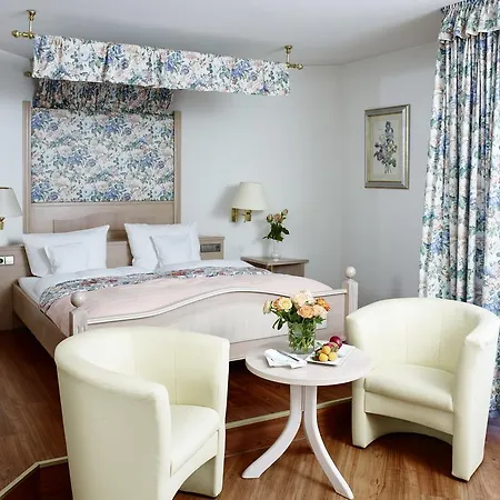 Rheinhotel Larus 4*