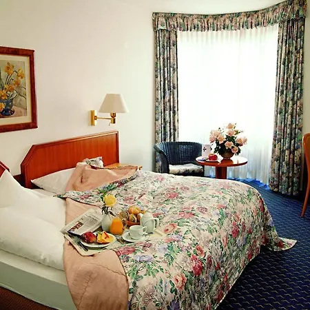 Rheinhotel Larus Hotell 4*